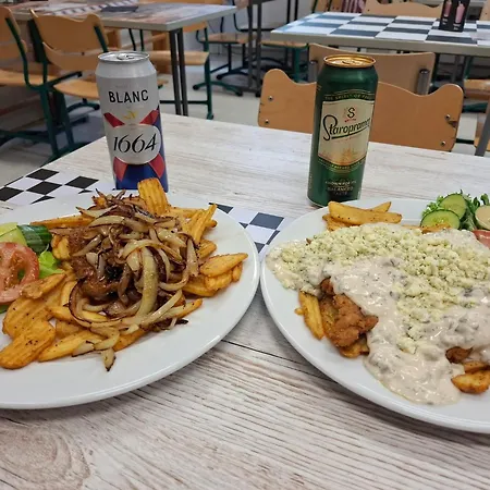 Πανδοχείο Schools Out Oy